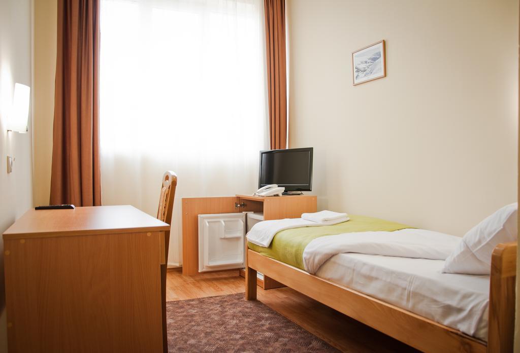 Garni Hotel Alma Pirot Oda fotoğraf
