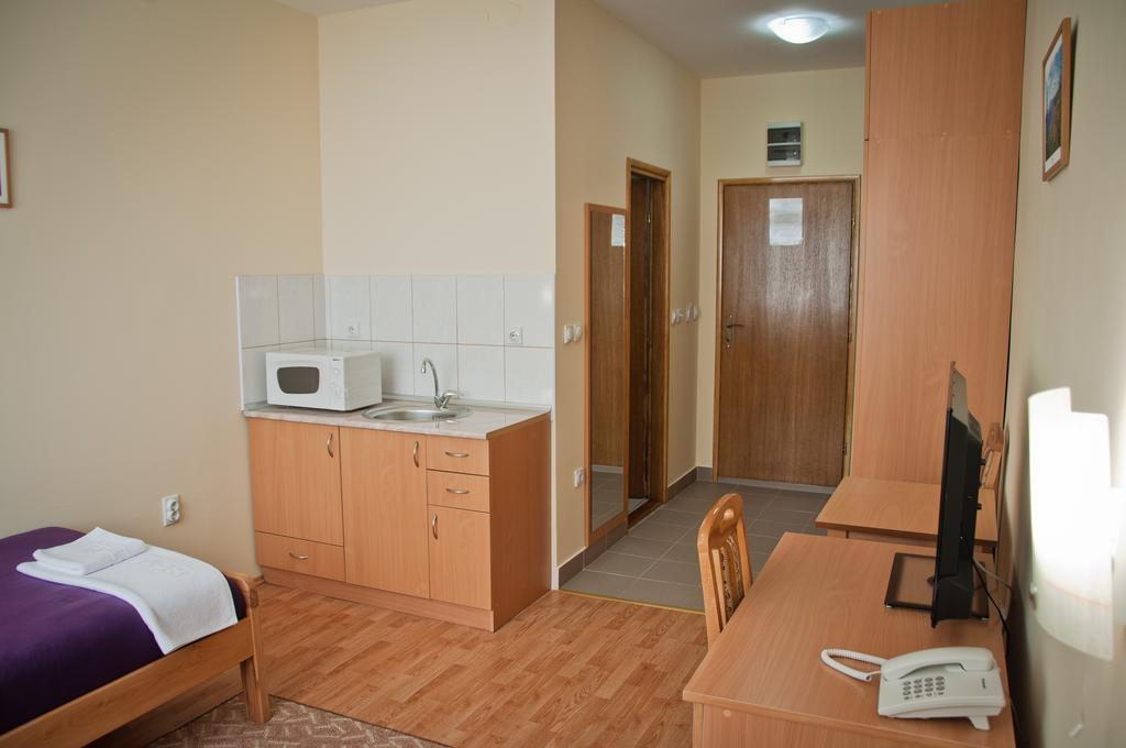 Garni Hotel Alma Pirot Oda fotoğraf